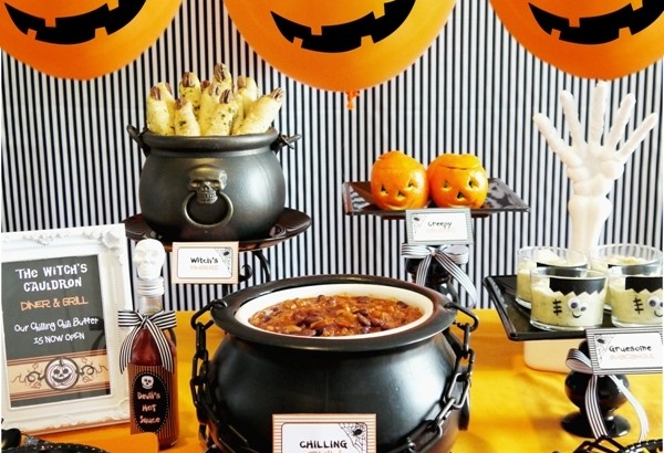 halloween-chili-buffet-bar-how-to-style-decor-food-kids-600x410.jpg