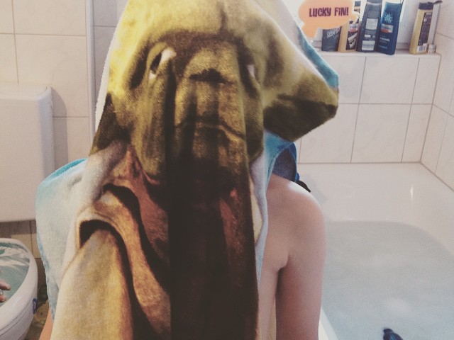 Yoda mester hajat töröl star warsos törölközőjével