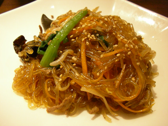 Japchae (Jetalone@flickr, cc-by-sa-2.0)