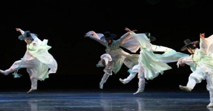 5_cranedance_700x367.jpg