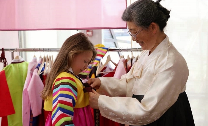 6_korean_cultural_festival_in_budapest_april_2017_700x424.jpg