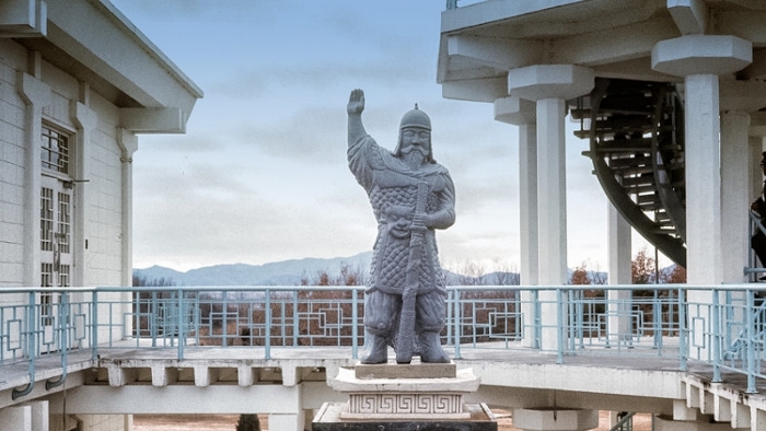 6_ulchi_mundok_statue-panmunjom_700x394.jpg