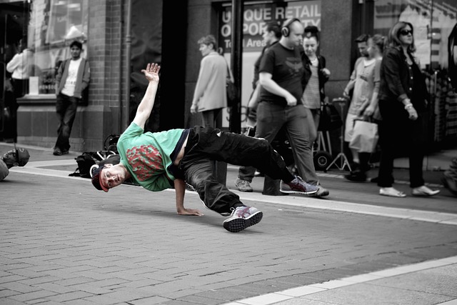 b-boying-413726_640.jpg