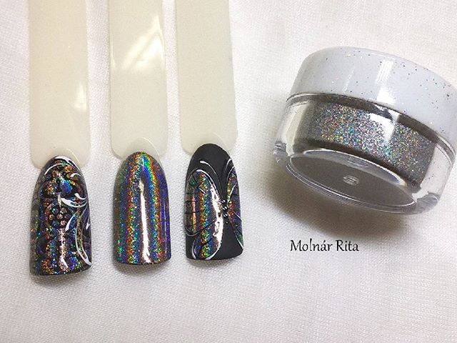 Ilyen szépeket is lehet készíteni az új hologramos GALAXY pigment porral. 