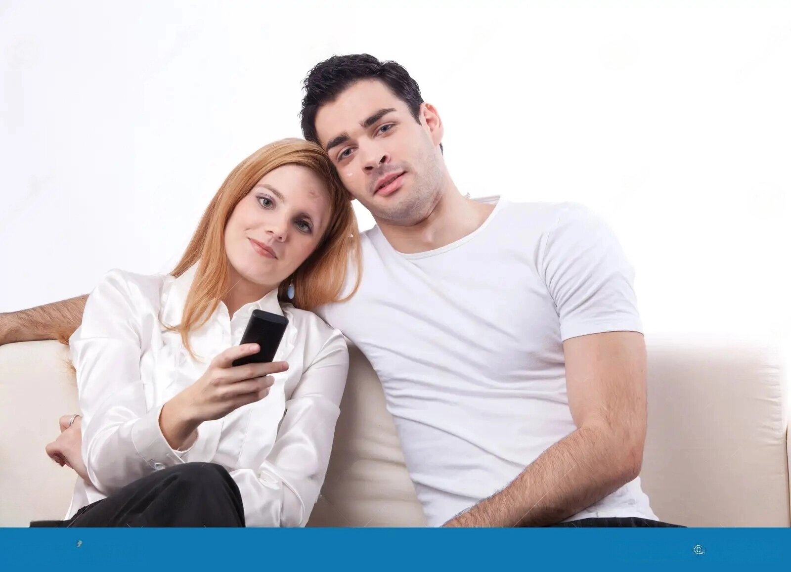 couple-watching-tv-18904119-transformed.jpg