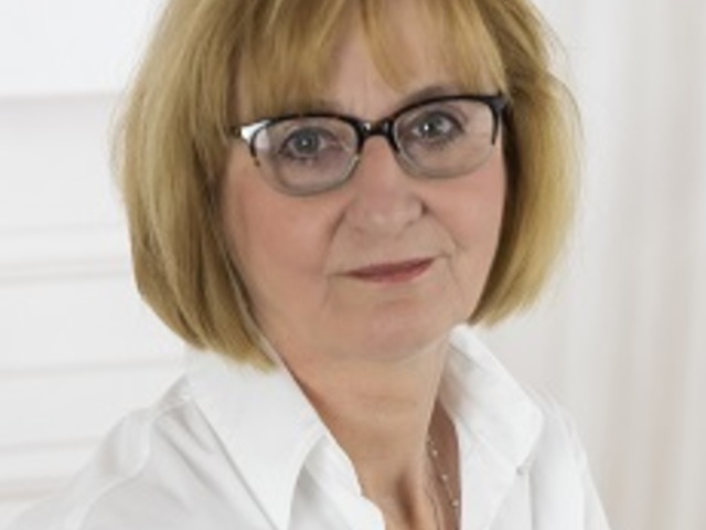 Bemutatkozunk : Kovács Éva Metamorphoses alkotó-fejlesztő meseterapeuta, pszichodramatista, Oh-kártya instruktor, örömtréner