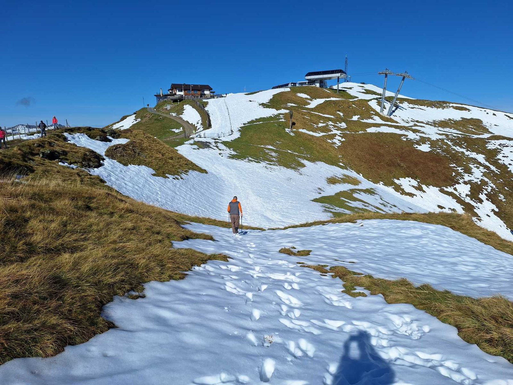 09_25_a_schattberg_sprinter_hegyallomasa_balra_a_westgipfelhutte.jpg