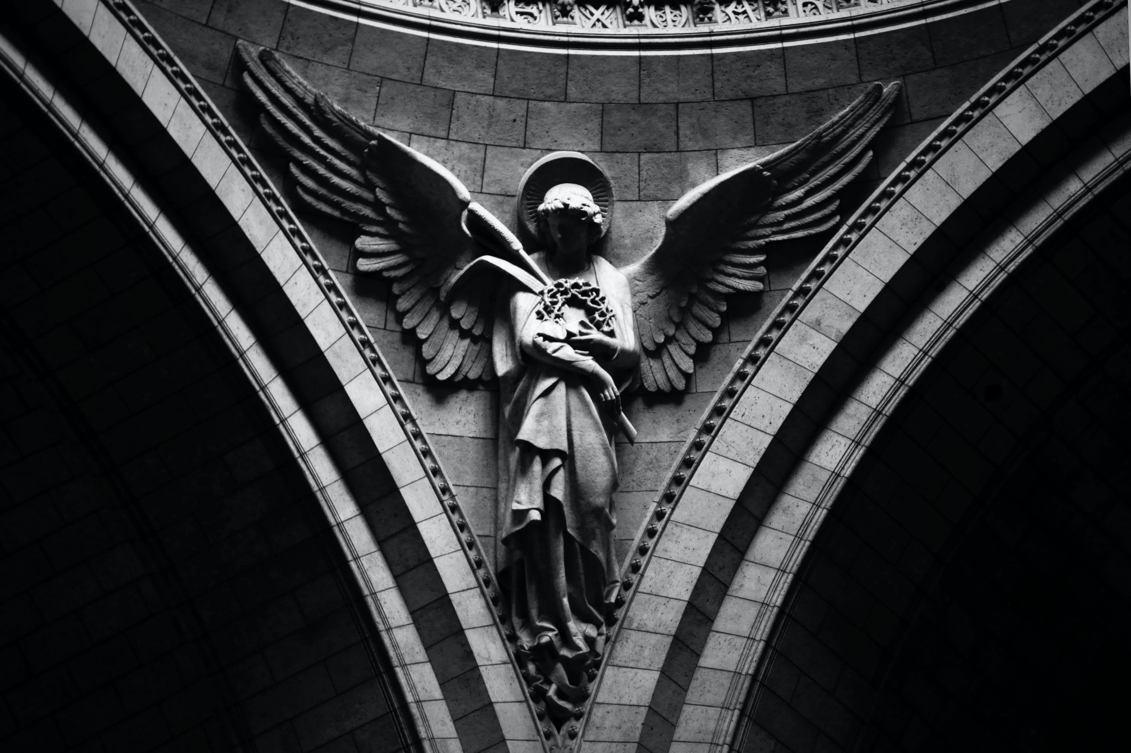 Miért kapnak frászt sokan az angyaloktól? – Most kiderül! (videó)