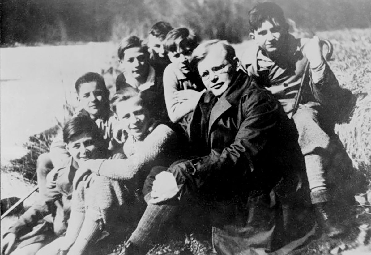 dietrich-bonhoeffer_bundesarchiv_wikimedia_commons.jpg