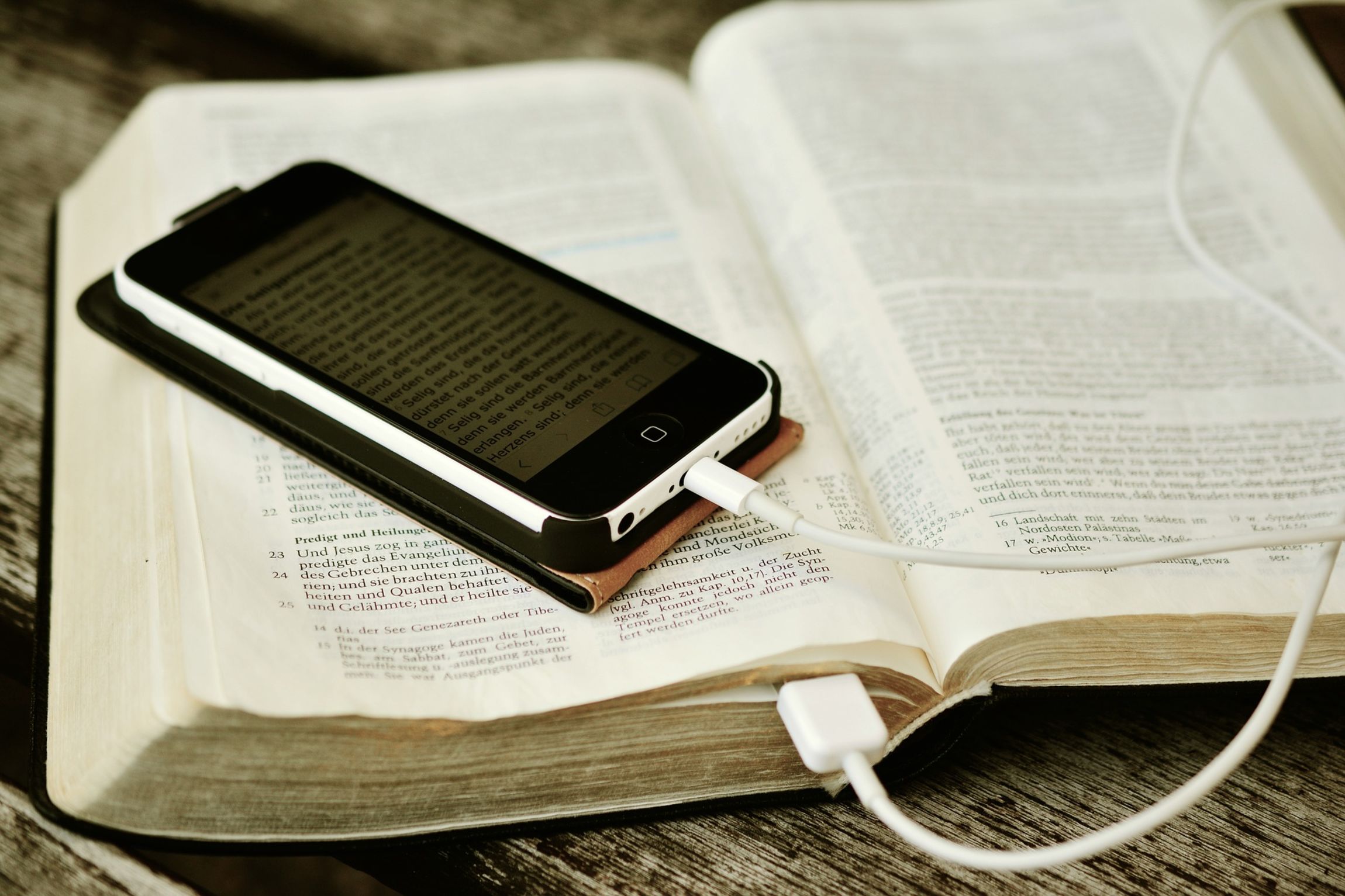 Isten online van – gyülekezet a digitális világban