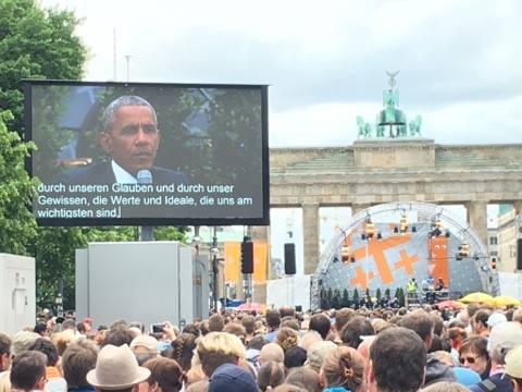Obama lelkiismeretről, háborúról, menekültekről beszélt Berlinben a Kirchentagon
