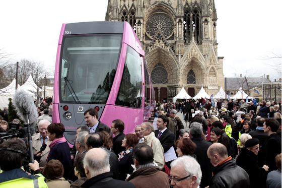 Tevan Imre: 03 CITADIS Reims atadas