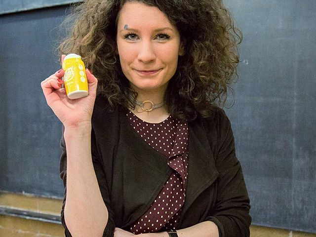 Melcsi néni is az Eezy Spritz-re esküszik! 
#eezyspritz #kozepsuli #kozepsulisorozat