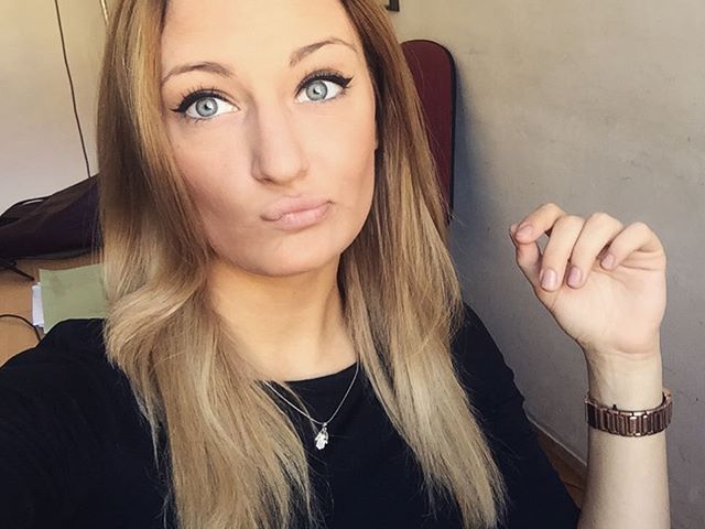 Amikor képtelen vagy normális fejet vágni selfie közben 