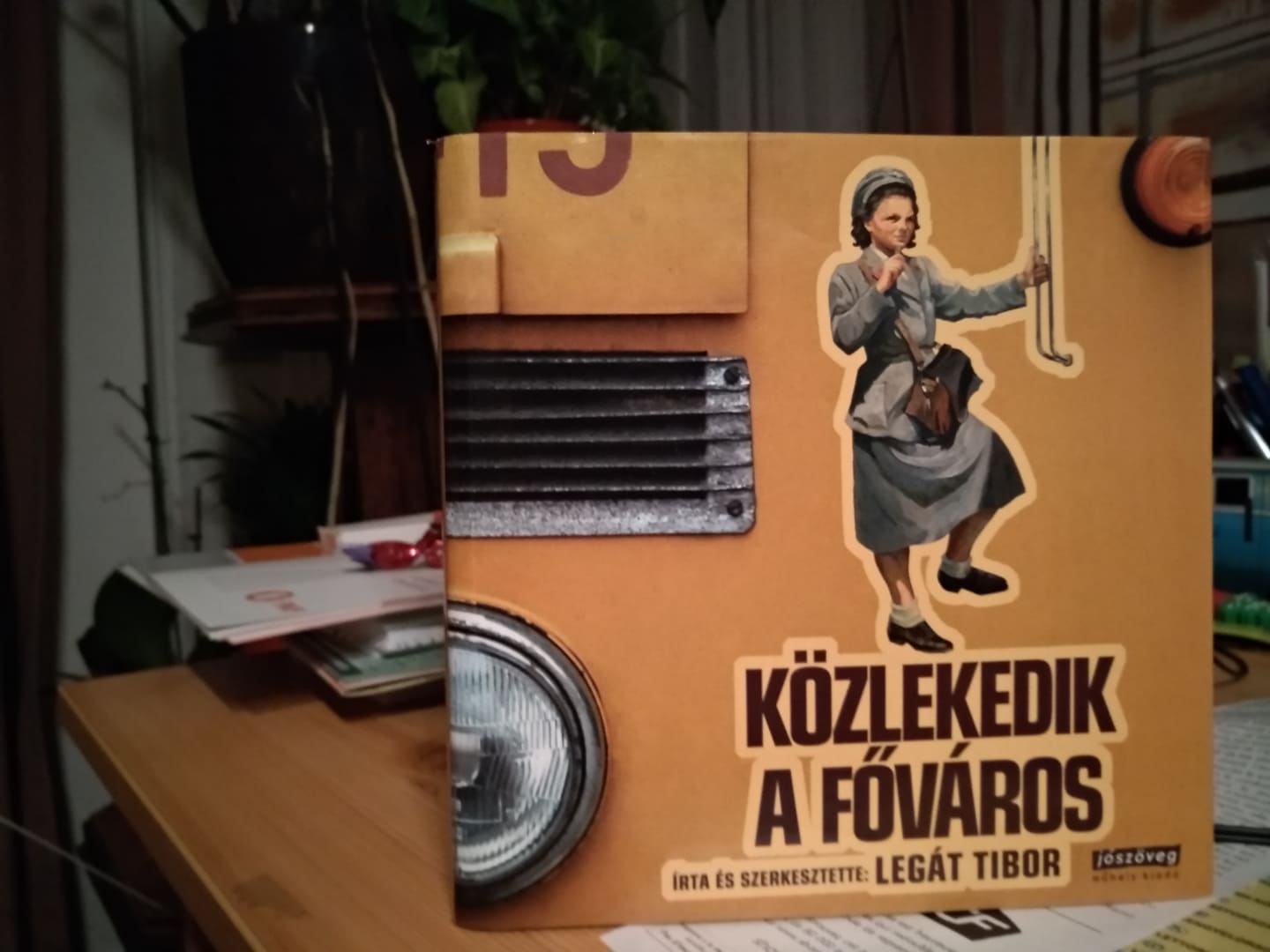 Ajánló a KTE könyvtárából - Közlekedik a főváros