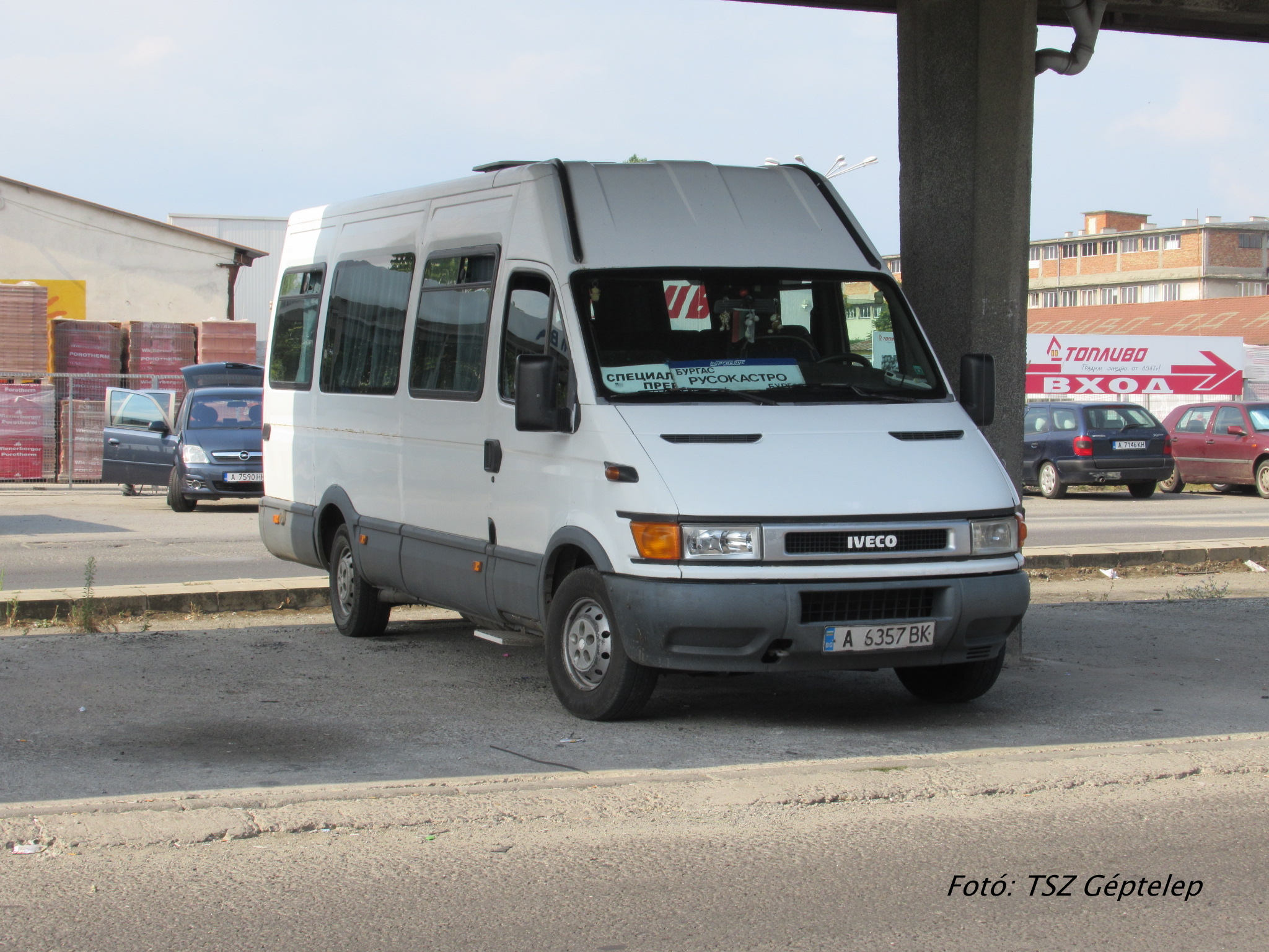 A város két helyközi autóbusz-állomását is üzemeltető Burgaszbusz Ivecoja a Burgasz – Trasztikovo - Ruszokasztro vonalról állt ki pihenni.