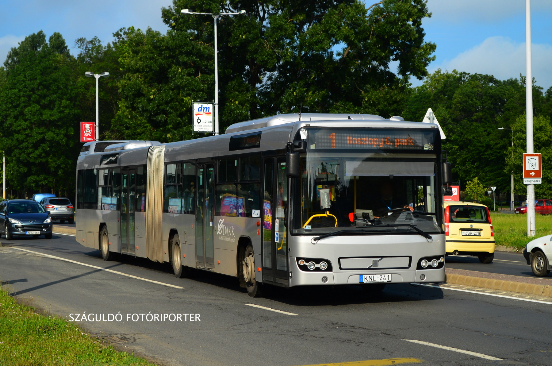 Átfényezett, illetve új kijelzővel is ellátott Volvo 7700A