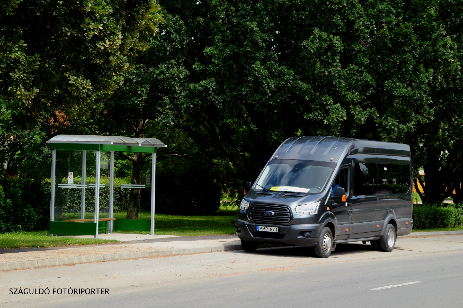 A gyomaendrődi és a pusztabánrévei járatok legfőbb kiszolgálója várakozik Szarvason