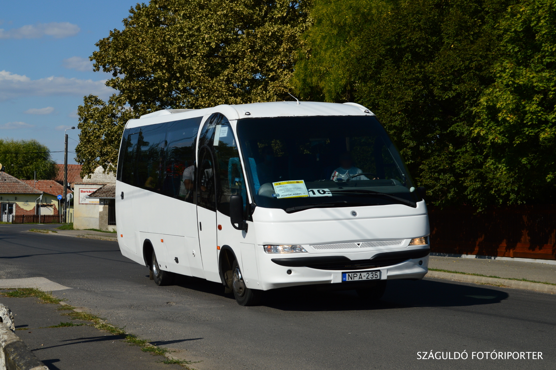 Másik csodabogár :) - az utóbbi években a hazai használt buszok piacán is elterjedőben van az Indcar Mago