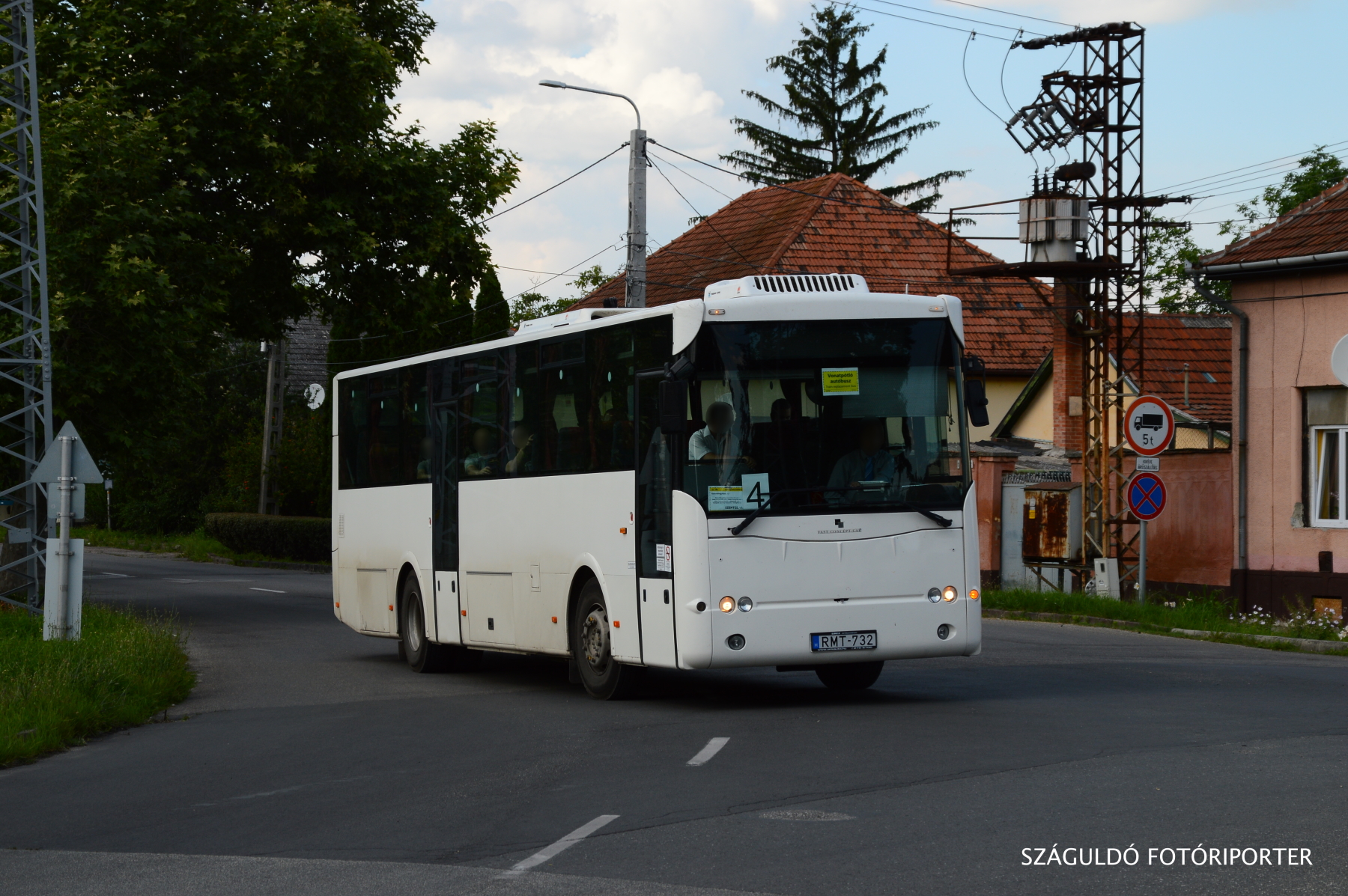 Sajnálatos módon az utóbbi években a Fast Concept Car nem túlságosan dekoratív járművei is megvették a lábukat a használt buszbeszerzések között