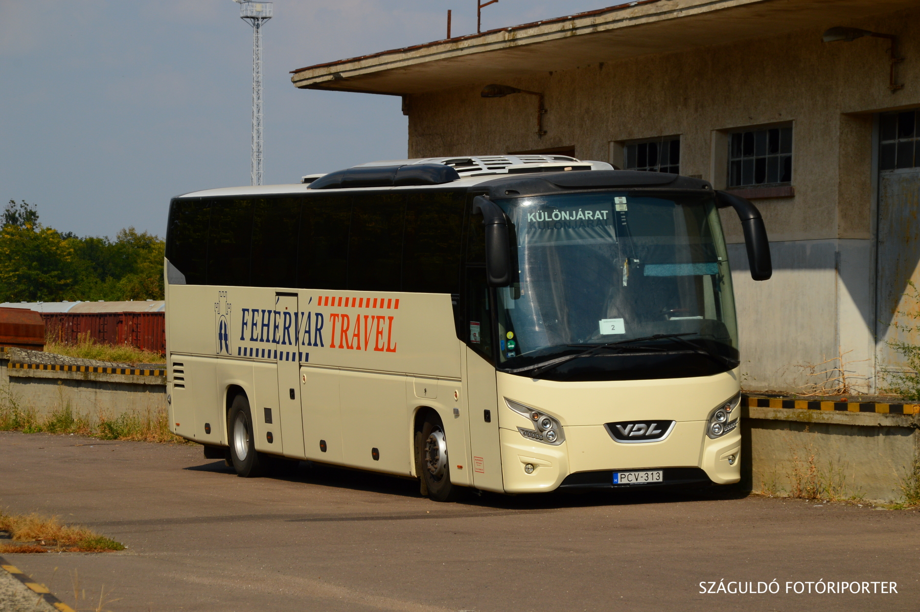 A szarvasi oldalból átköltözött Szentesre, a ‘Balaton-bázisra‘ a PCV-313. Jelenleg a lakitelki oldal erősítései ezzel a busszal vannak biztosítva.