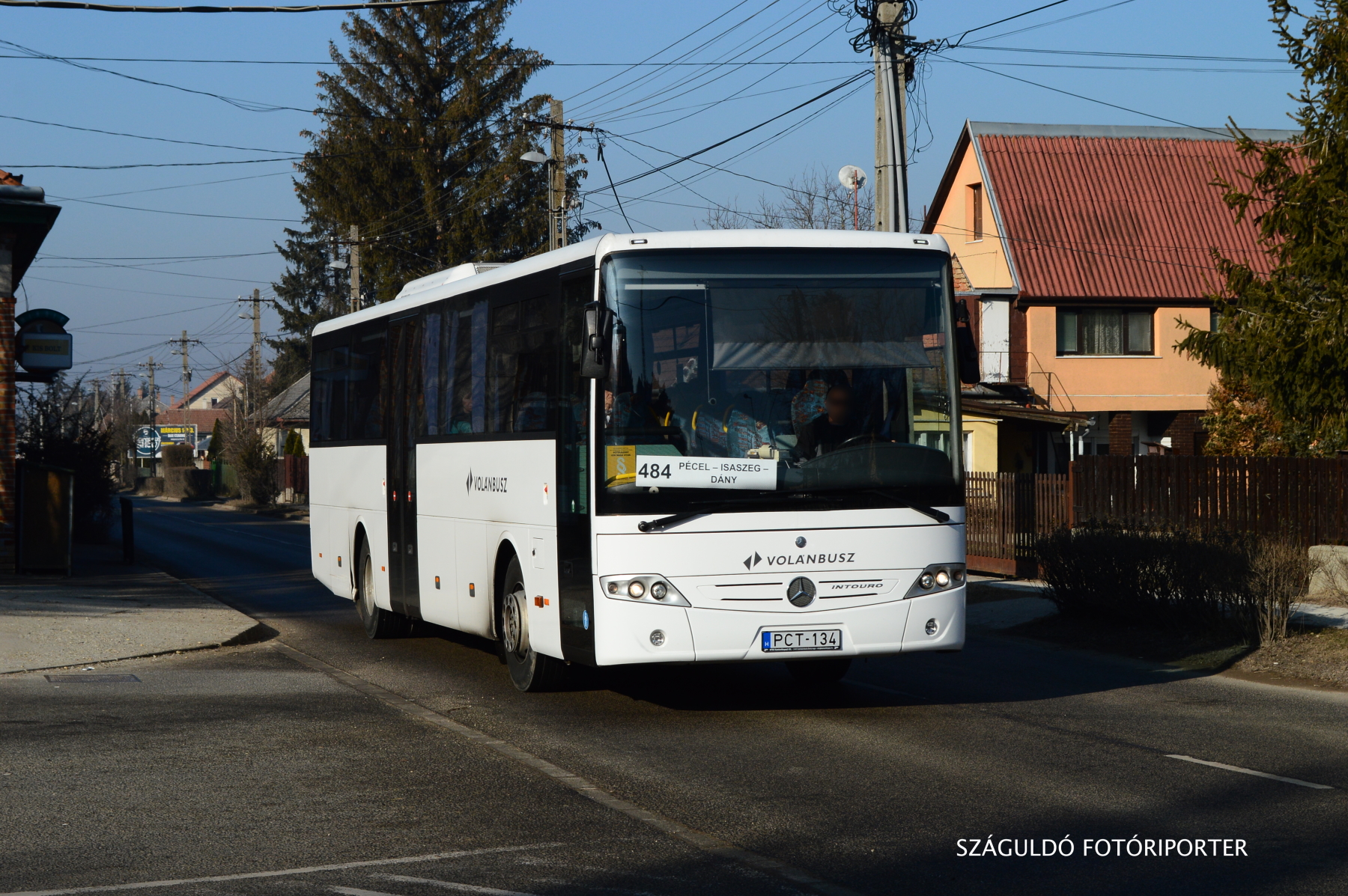 ... 2. Volánbusz, mint a busz bérlője - nem mellesleg a korábban szintén alvállalkozásban üzemeltetett Budapest - Dány vonalon...