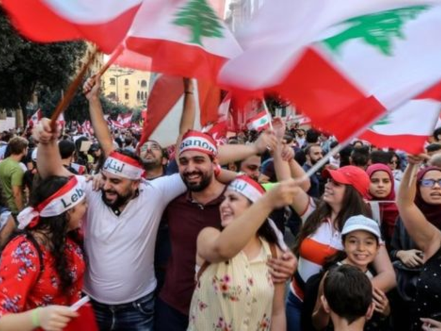 WhatsApp adóból rendszerváltás? avagy mégis mi folyik Libanonban?
