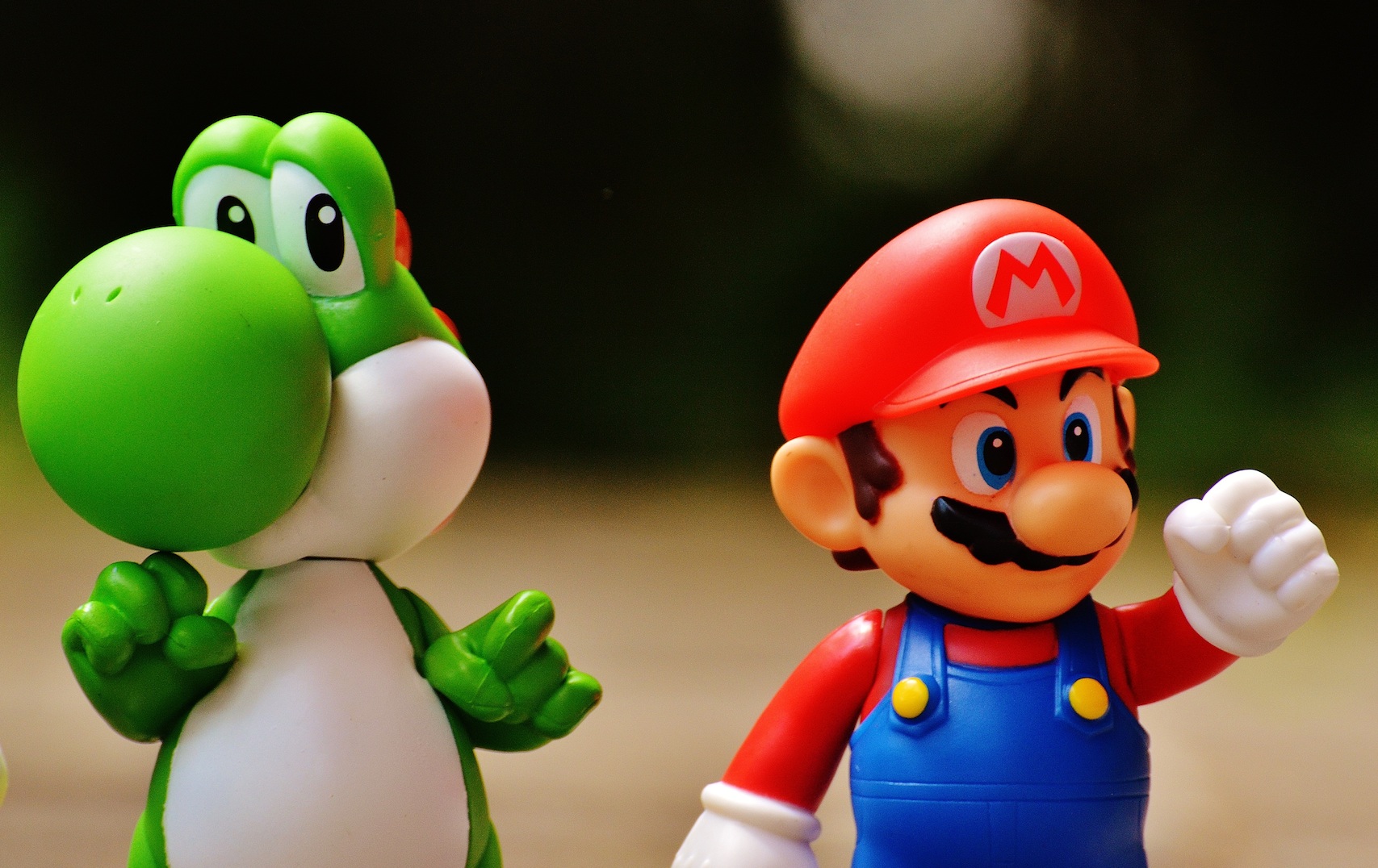 super-mario-and-yoshi-plastic-figure-163077.jpg