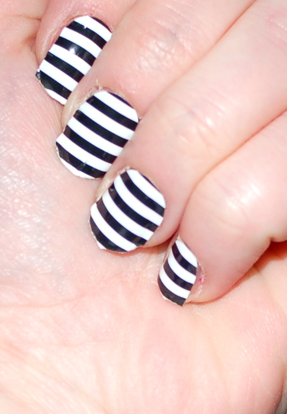 nailrockstripes3.jpg