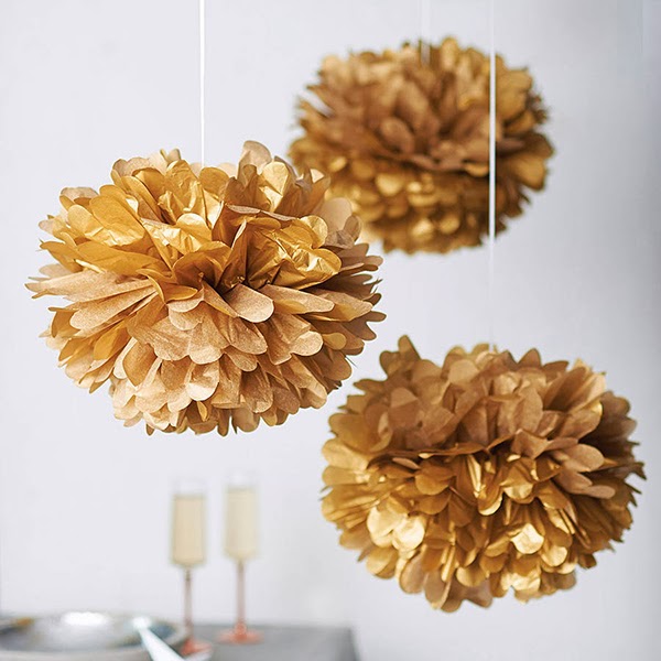 new-years-eve-party-decorations-balls.jpg