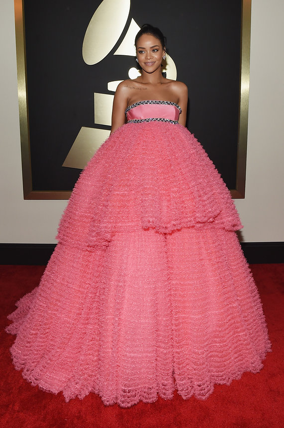 rihanna-grammy-2015-red-carpet.jpg