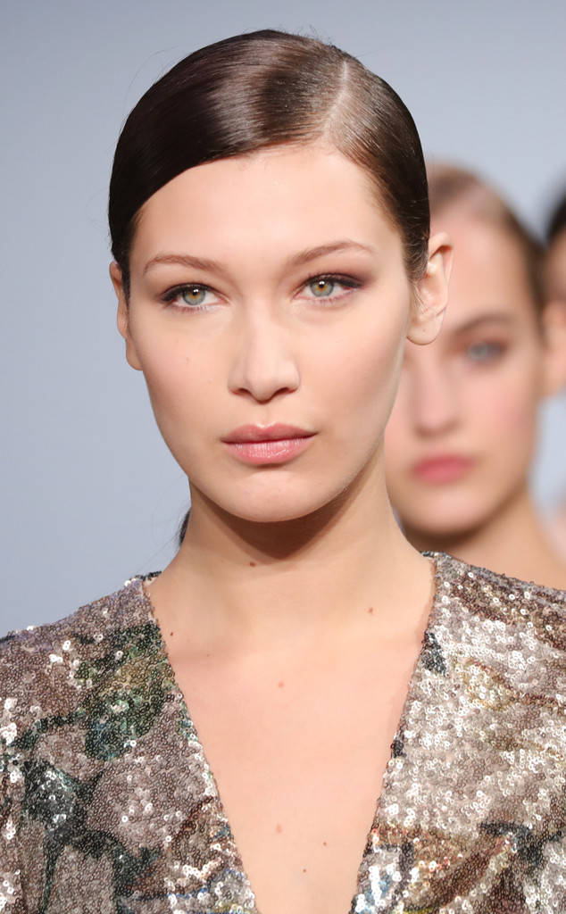 rs_634x1024-170214110832-634_634_bella-hadid-carolina-herrea-beauty-2.jpg