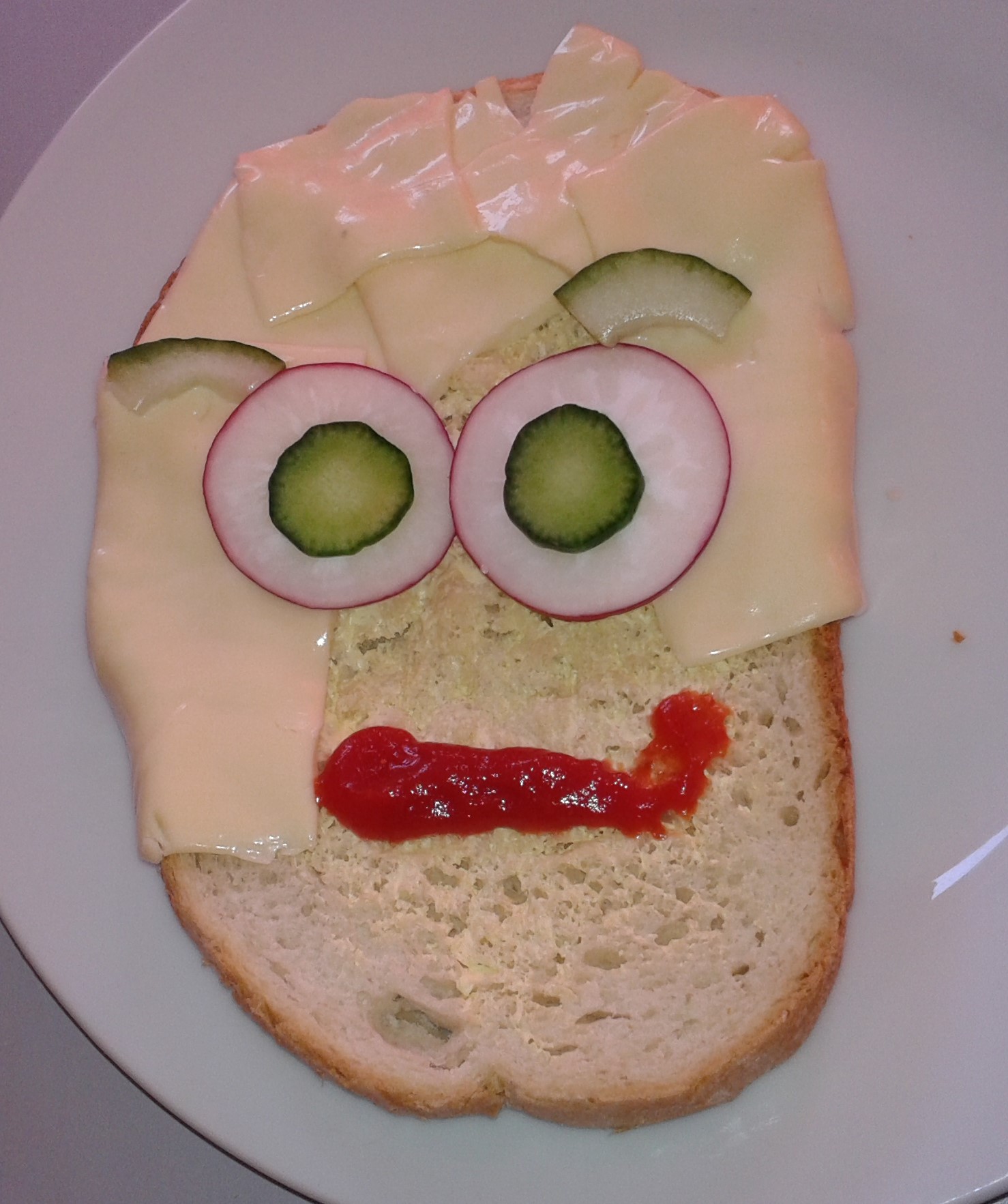 szendvics_-arc.jpg