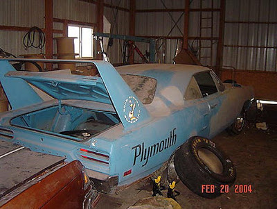 plymouth_road_runner_superbird.jpg