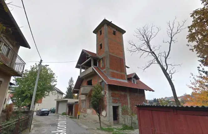 2021-05-10_14_04_15-ovo_su_najru_nije_ku_e_u_hrvatskoj_grupa_na_facebooku_postala_veliki_hit_jasno.png
