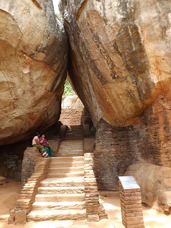 sigiriya_lepcso.jpg