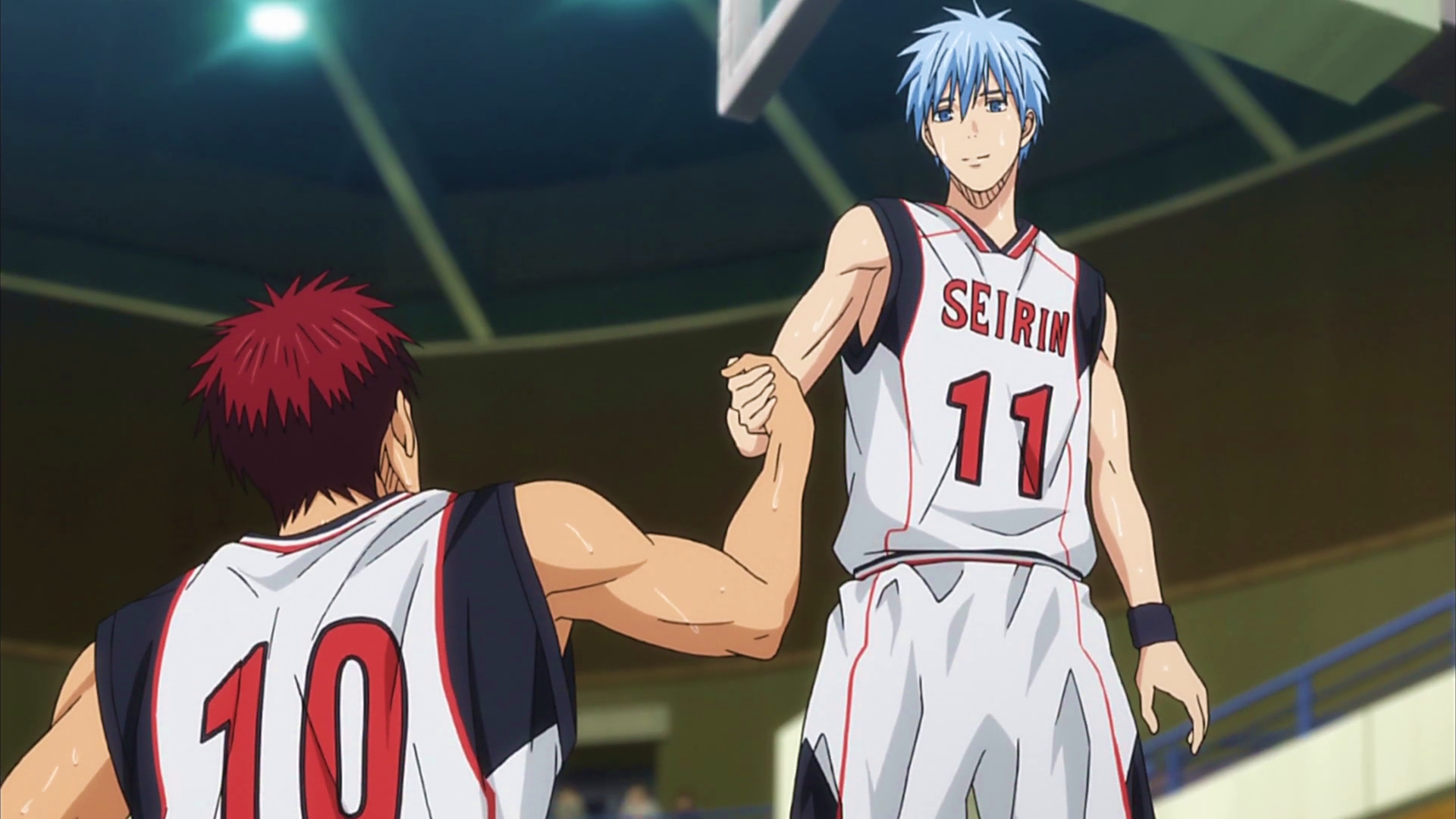 kuroko_helps_kagami_stand_up.png