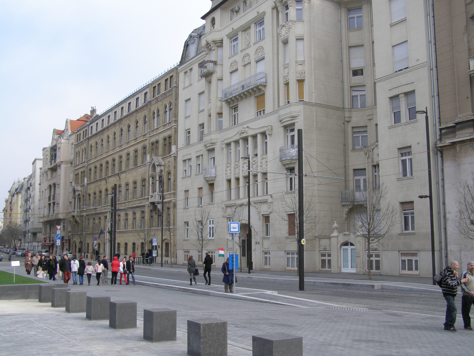 A Nemzet Főtere Kocsik Nélkül A Városi Szemlélő 7126