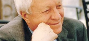 Kalász Márton költő kapja a Balassi-kardot
