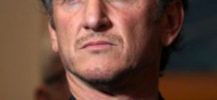 Repülőgép-szerencsétlenséget túlélő kisfiúról forgatna Sean Penn