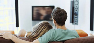 A férfiak jobban szeretik a sorozatokat, mint a nők