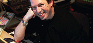 Gyászdallal tiszteleg az aurorai áldozatok előtt Hans Zimmer, a Batman zeneszerzője