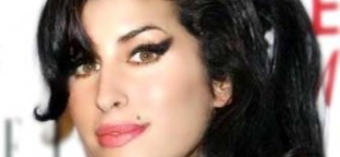 Szobrot kap Amy Winehouse Londonban