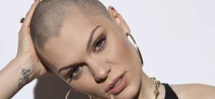 Jessie J felajánlásával rekordot hozott