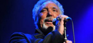 Tom Jones újra Budapesten!