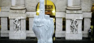 Magasba tartott középső ujj lesz negyven évig a milánói tőzsde előtt 