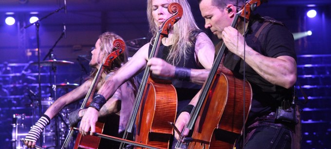 Apocalyptica_Show_200dpi02.jpg