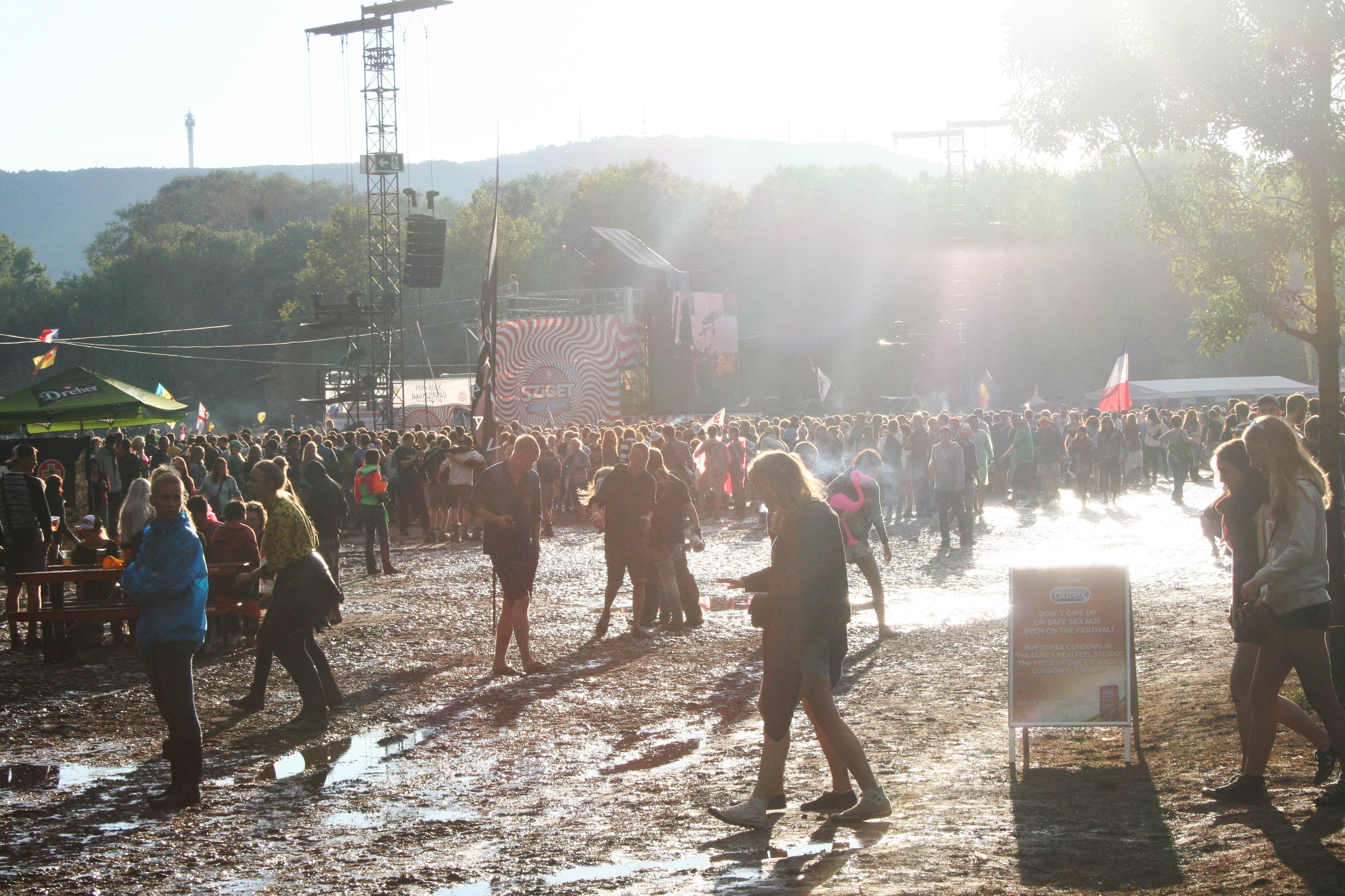 Persze a kisütő nap előcsalogatta a szigetlakókat.