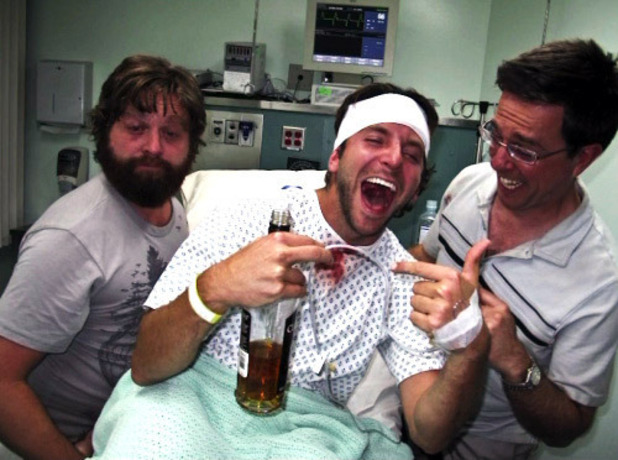 article_post_width_the_hangover_drunk_photo_in_hospital.jpg