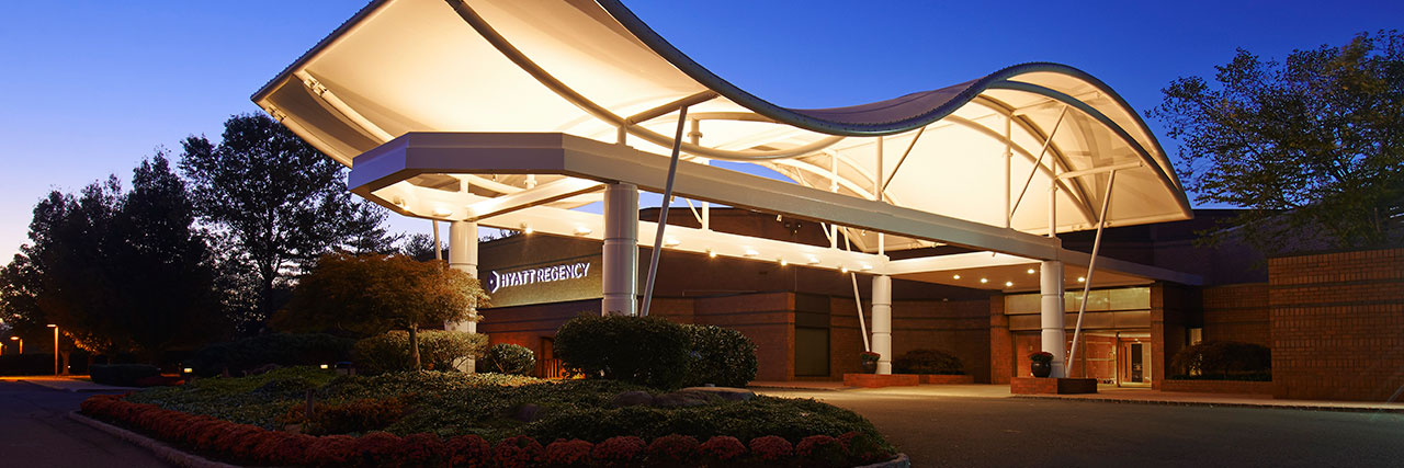 hyatt-regency-princeton-p037-exterior-at-dusk-1280x427.jpg